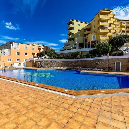 Orlando Tenerife * أذيخي